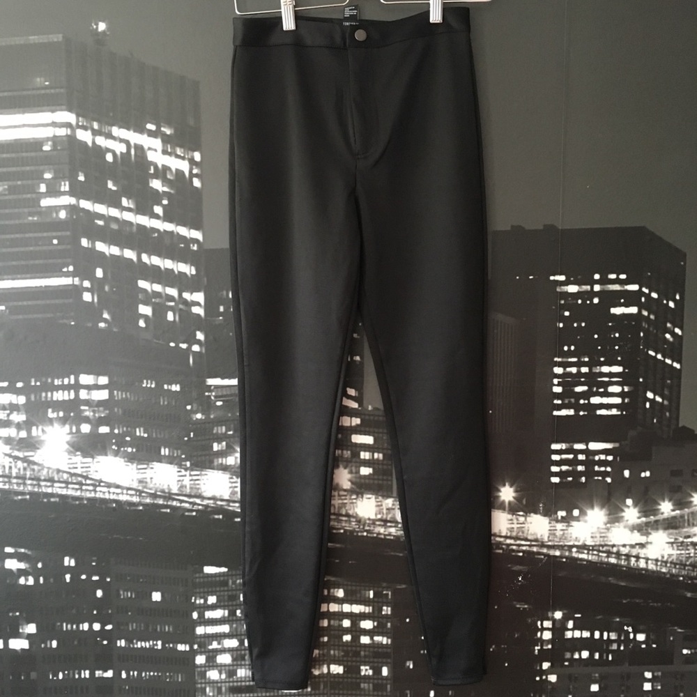 High-waisted skinny pants